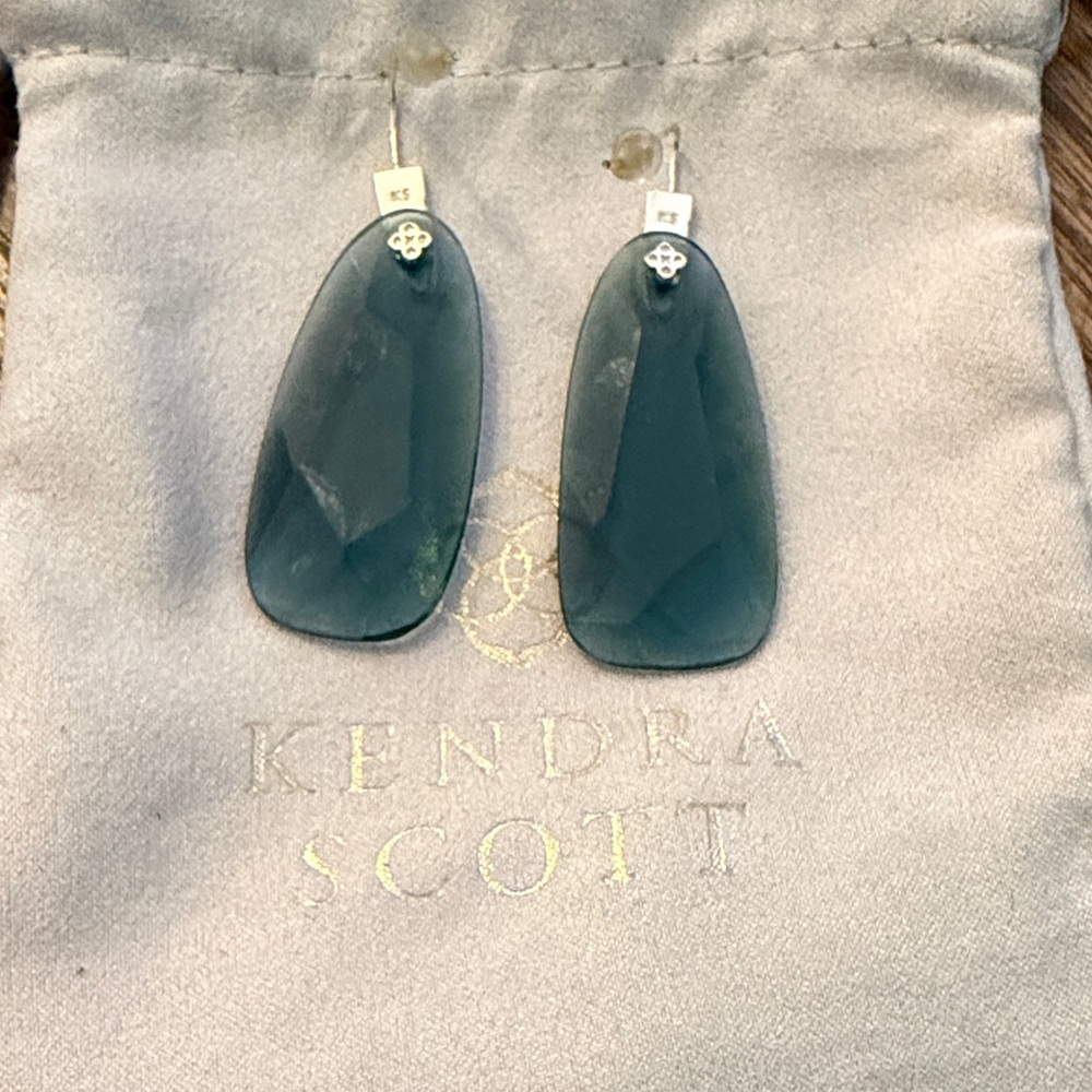Kendra Scott Deep Blue Earrings - authentic - Picture 4 of 5